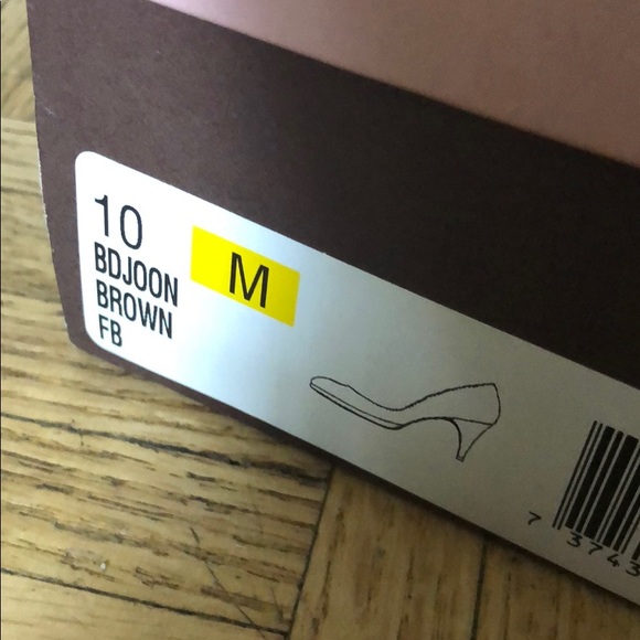 Brown Textured Heels (New) - Picture 3 of 3